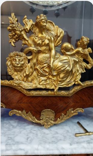 Ceas de podea tip Boulle stil Ludovic al XVI-lea, sec. XIX. Unic