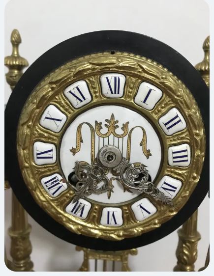 Ceas de masa imperial de tip Portico