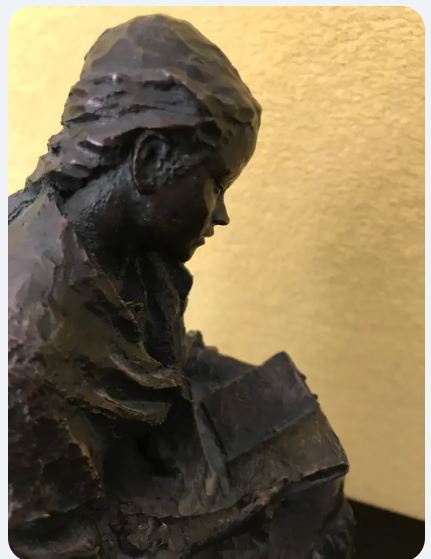 Statuie semnata Josep Bofill