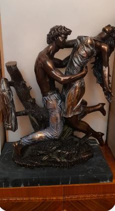 Statuie semnată Senserrich. Are 47 cm înălțime