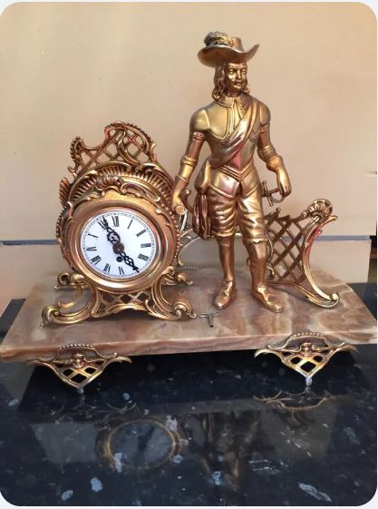 Ceas de semineu din marmura si bronz