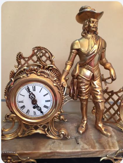 Ceas de semineu din marmura si bronz