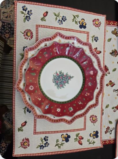 Set vesela Craciun Villeroy & Boch pentru 8 persoane