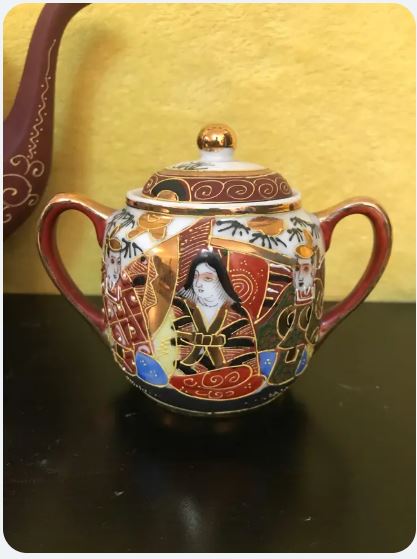Set de cafea din porțelan japonez Satsuma compus din 13 piese