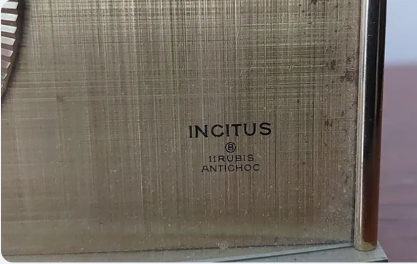 Ceas deșteptător de masă Incitus, Swiss made