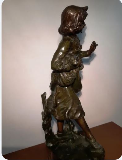 Statuie "Passage du Gue" de Geo Maxim, inceput sec XX