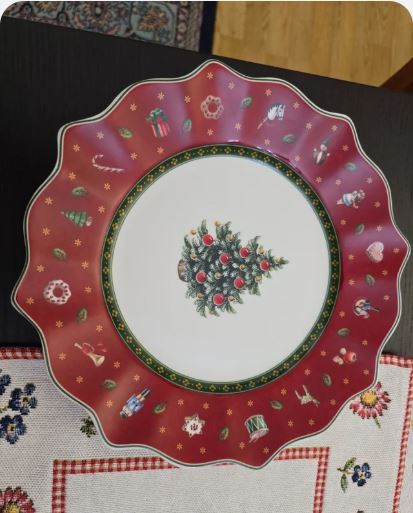 Set vesela Craciun Villeroy & Boch pentru 8 persoane