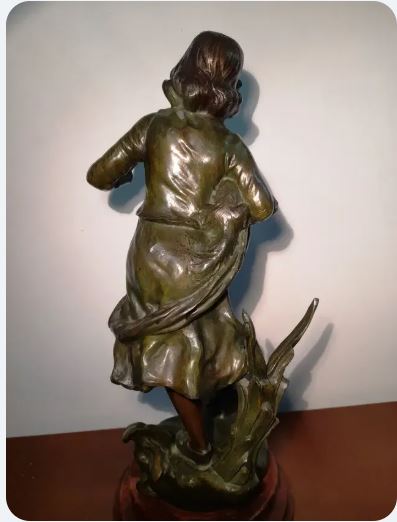 Statuie "Passage du Gue" de Geo Maxim, inceput sec XX
