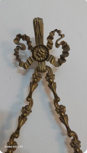 Frumoasa pendula de perete din bronz