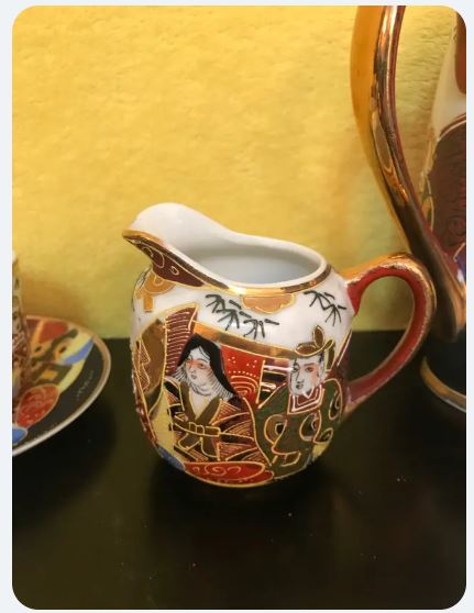 Set de cafea din porțelan japonez Satsuma compus din 13 piese