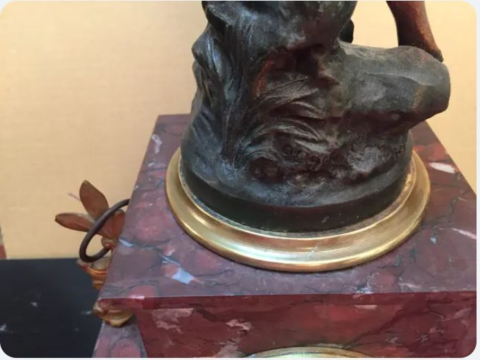 Set de semineu cu ceas avand o statuie numita "Poesíe D'Automne". Sf. sec. XIX