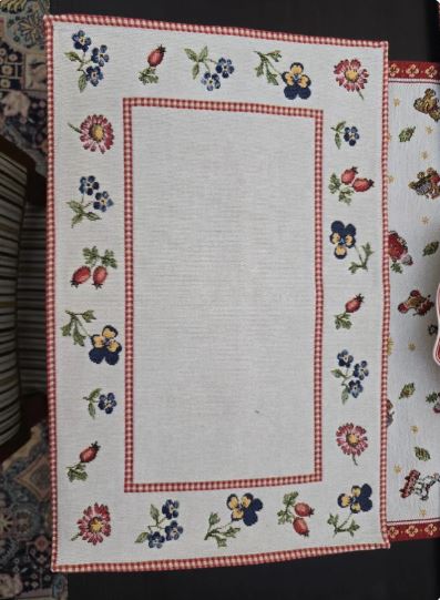 Set vesela Craciun Villeroy & Boch pentru 8 persoane