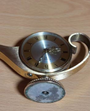 Ceas desteptator Swiza 8, forma de lampa